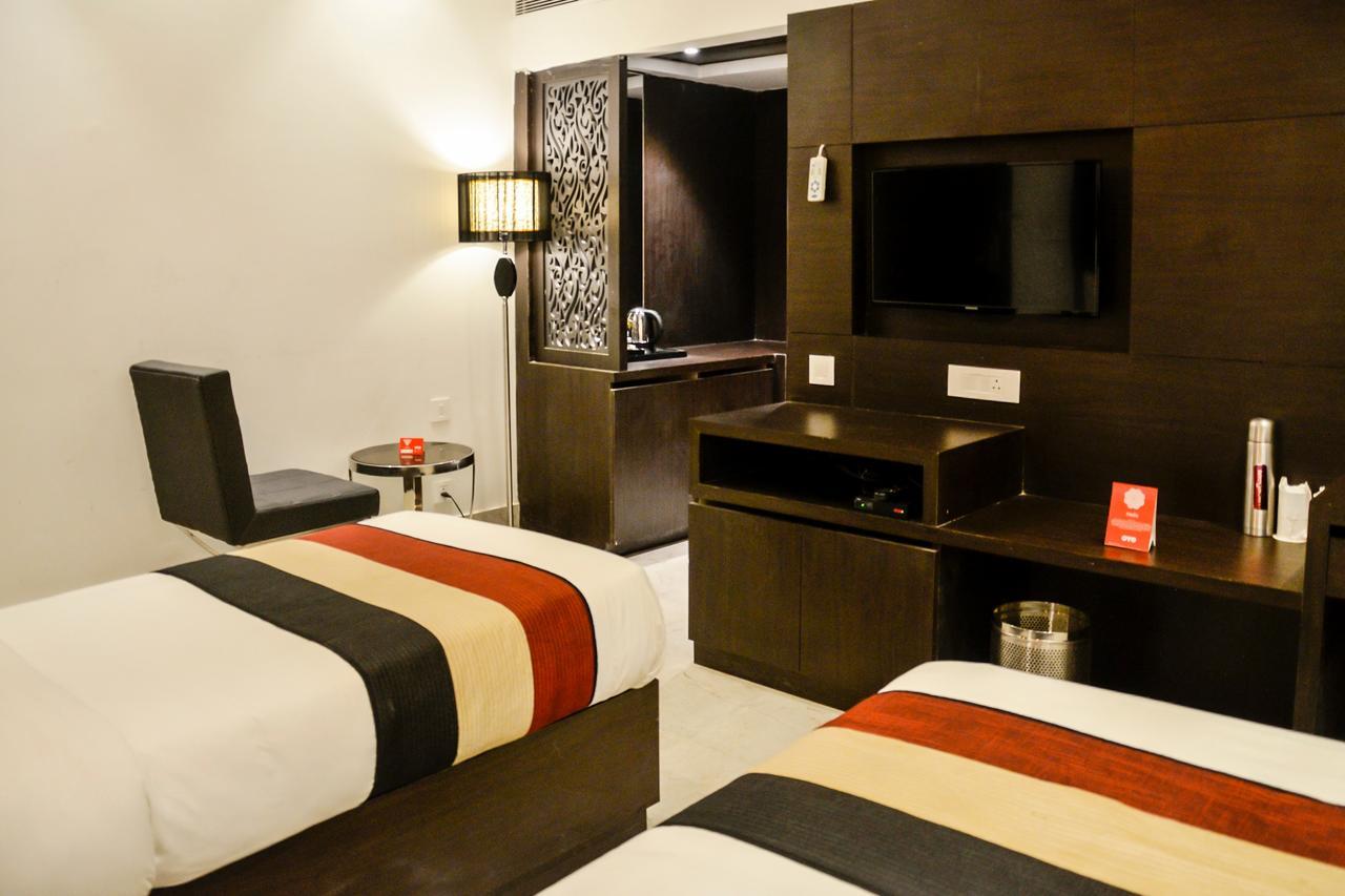 Oyo 1358 Hotel Crossroad Lucknow Ngoại thất bức ảnh