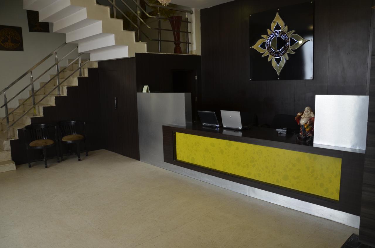 Oyo 1358 Hotel Crossroad Lucknow Ngoại thất bức ảnh