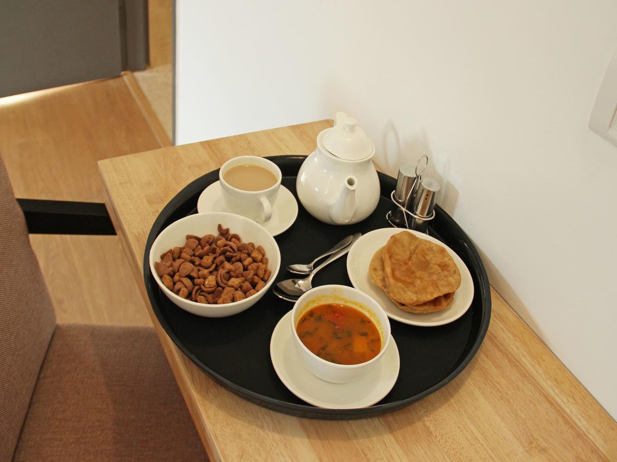 Oyo 1358 Hotel Crossroad Lucknow Ngoại thất bức ảnh